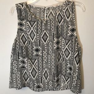 Black and white patterned crop top